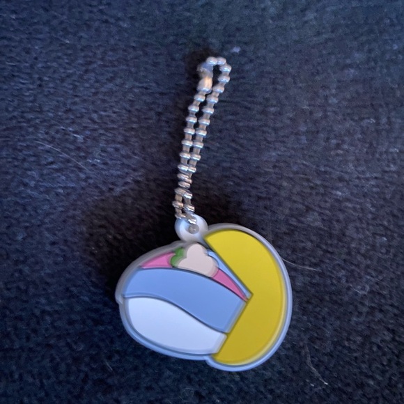 PAC-MAN™ Bikkura Pon Collaboration Rubber Keychain Kura Revolving Sushi - Picture 4 of 5